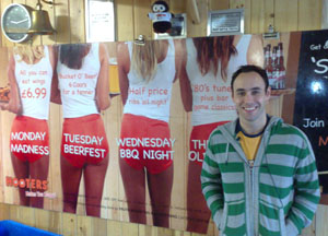 hooters_small.jpg