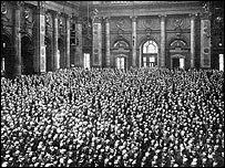 A packed Royal Exchange in 1911