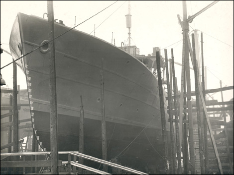 Wearside shipyard. (c) Sunderland Museum