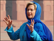 hillary_clinton_in_scarf.jpg