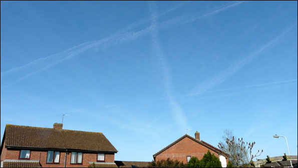 Contrails-Yeovil_Steve-Tuck.jpg