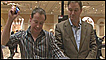 Dan Simmons (reporter, à esq) e Bob Plaschke (CEO da Sonim)