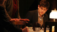 Iwan Rheon yn 'The Devil Inside Him'
