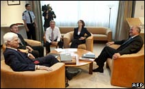 Julia Gillard meets independent MHRs 25 August 2010