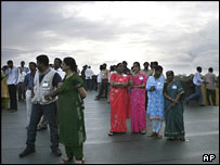 تماشاگران در محل پرتاب سفینه