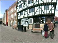 Castle square in Lincoln >>