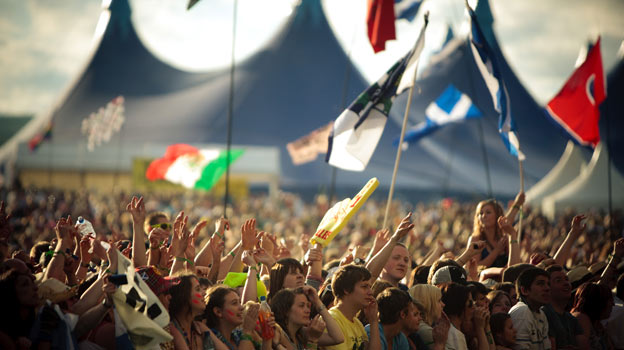 King Tut's Tent in background with big crowd in the sun - TITP 2009