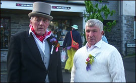 Cobbler Roberts catches up with a friend in Padstow