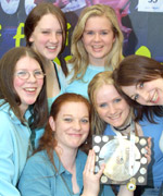 Grwp o Ysgol Howells, Caerdydd - cyntaf - Grwp Llefaru (dysgwyr)