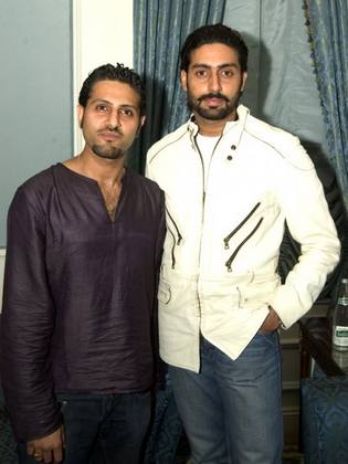 Pablo stands tall with Abhishek!
