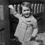 The 'V FOR VICTORY' bag.