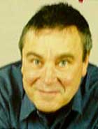 Mici Plwm - ar glawr ei lyfr