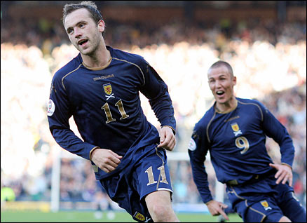 James McFadden celebrates scoring against Ukraine with team-mate Kenny Miller
