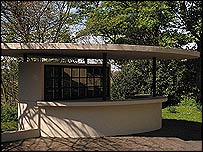 One of the Zoo's disued kiosks