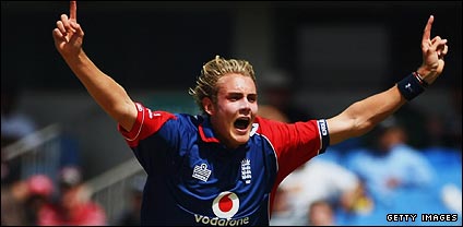Stuart Broad takes awicket
