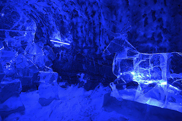 снежная пещера стекло