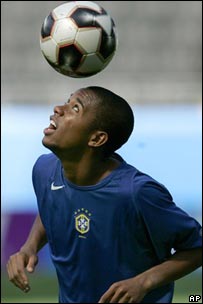 O atacante Robinho