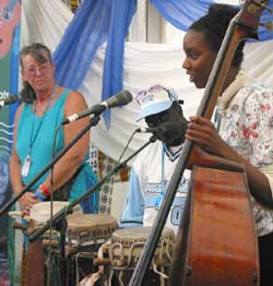 Joan Holloway, Musa Mboob and Rachel McLeod at WOMAD 2003