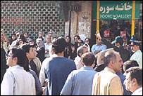 جمعيت در خيابان انقلاب (عکس از ايلنا)