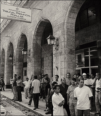 Uno de los tribunales en los que se realizaron los juicios, foto del 2003. (Foto: Raquel Pérez)