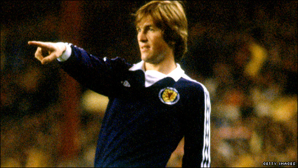 Kenny Dalglish playing for Scotland in 1977