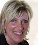 Nia Mair Lewis, Aberystwyth - cyntaf mezzo soprano.