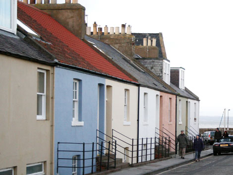 A row of coloured houses in North Berwick. Photo courtesy of Margaret Miller.