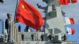 参与阿丁湾护航工作的中国海军护航编队船舰在阿尔及利亚首都阿尔及尔停靠（新华社图片2/4/2013）