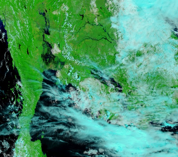 Floods surround two industrial estates east of Bangkok
