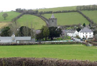 Pentref Llanfihangel y Creuddyn