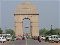इंडिया गेट दिल्ली में है