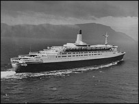 QE2 during her speed trials off the Isle of Arran