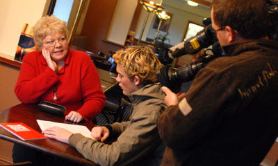 Di and Glyn go through her script