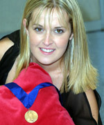 Rhian Mair Lewis, enillydd Gwobr Goffa Osborne Roberts - Y Rhuban Glas