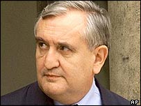 O primeiro-ministro da França, Jean-Pierre Raffarin