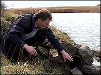 Ian Bond shows us the otter holt