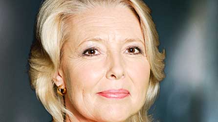 Nia Caron ym Mhobol y Cwm ar hyn o bryd ond yn wraig gweinidog yn Porc Peis Bach!