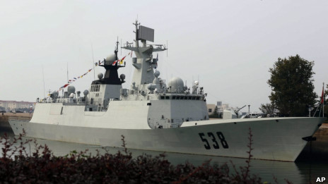 帕內塔參觀了中國海軍護衛艦「煙台號」和「197號」常規潛艇（20/09/2012）