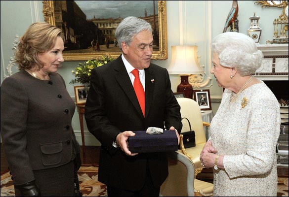Tổng thống Chile Sebastian Pinera và Nữ hoàng Anh, Elizabeth II