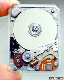 A small hard disk drive (archive photo: 2004)
