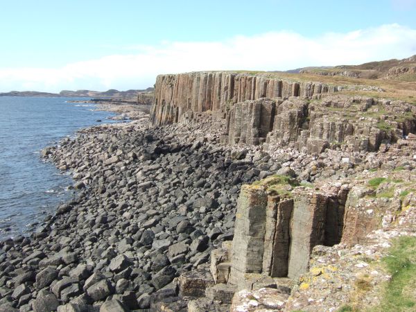 Looking westwards to the main columns