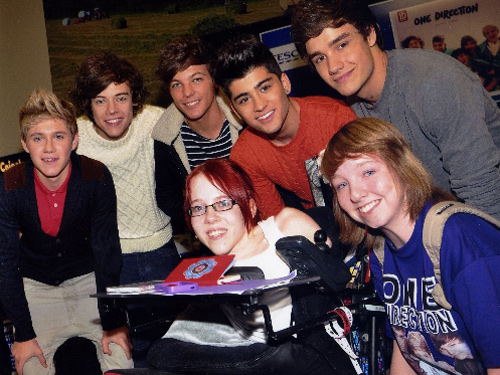 Joanne O'Riordan meets boy band One Direction