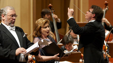 Jakub Hrůša conducting. Photo © Prague Philharmonia