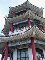 Traditional Chinese pagoda building