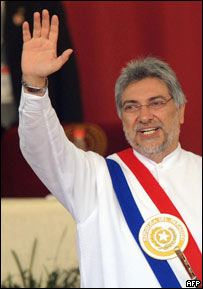 O presidente do Paraguai, Fernando Lugo, na cerimônia de posse (15/08/2008)