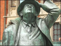 Sir John Betjeman statue at St Pancras