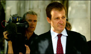 Campbell se stal ústřední postavou vyšetřování sebevraždy zbrojního experta Davida Kellyho.