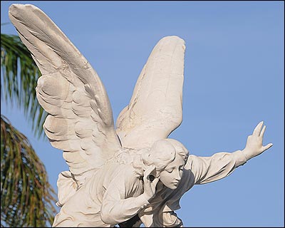 Escultura del cementerio Colón de La Habana, conocida popularmente como 