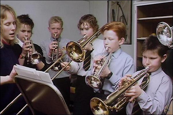 Trường tự lập ở Anh có thể chơi bản nhạc riêng