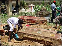 Muttur aid workers bodies being exhumed (file photo: by RG Dharmadasa)